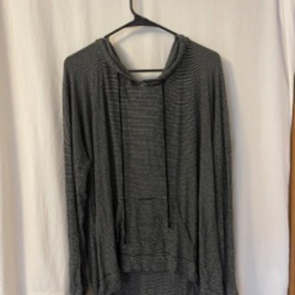 Mossimo Black & While Striped Pullover, XL - Picture 2 of 2